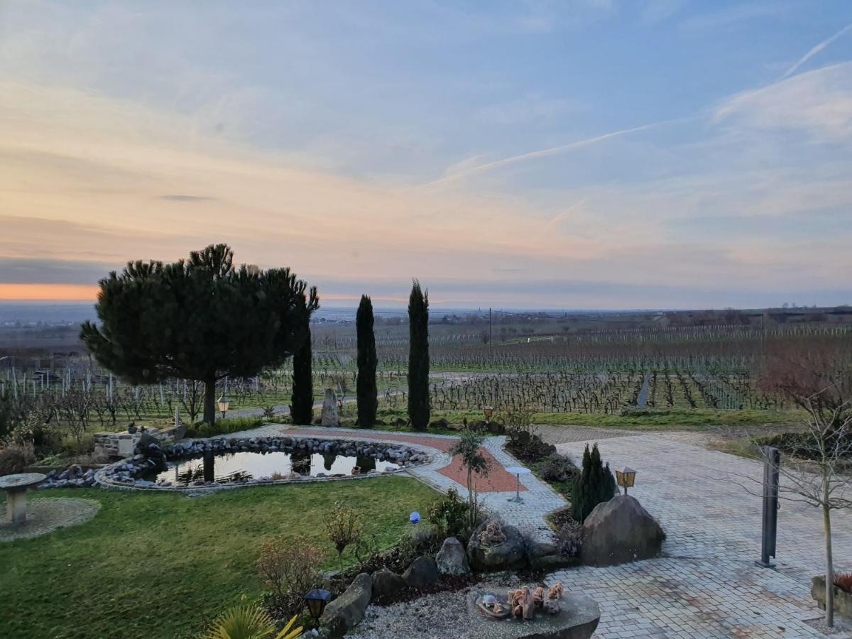 Weinhaus Paradies *