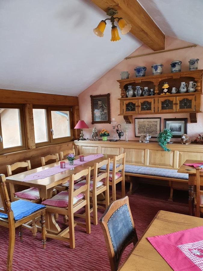 Weinhaus Paradies Couette-café