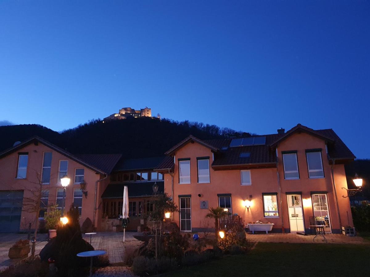 Weinhaus Paradies *